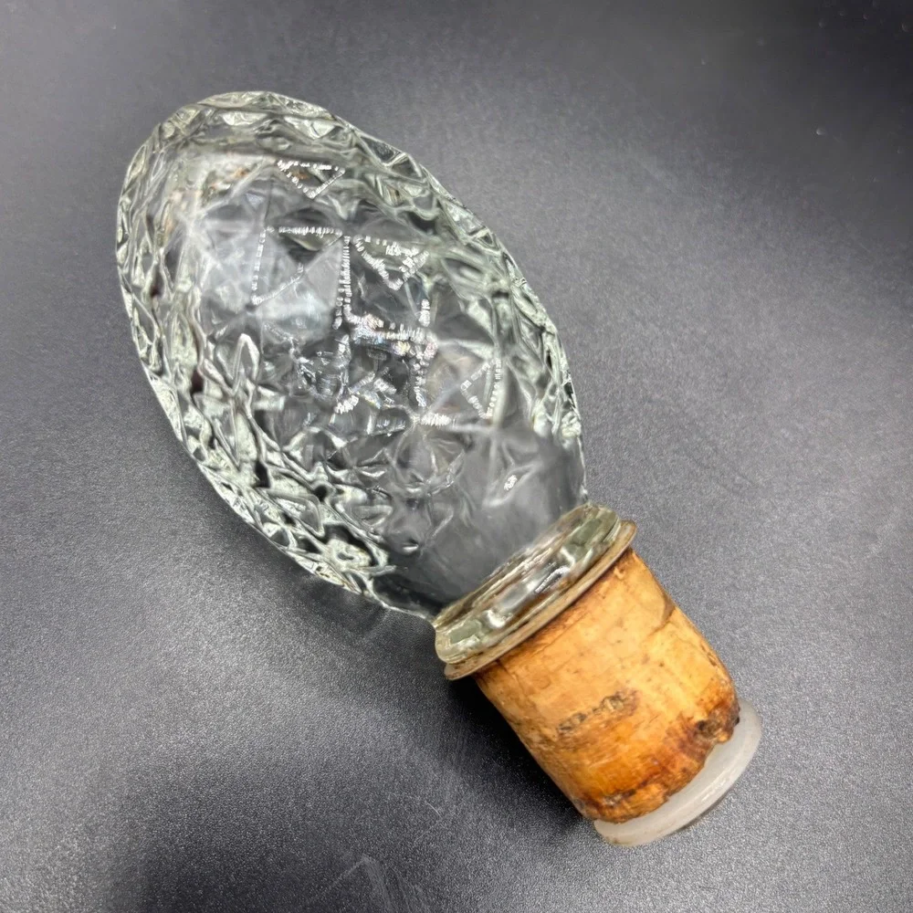 Vintage Glass Decanter Diamond Quilted Ribbed Pattern with Cork‎ Stopper 11